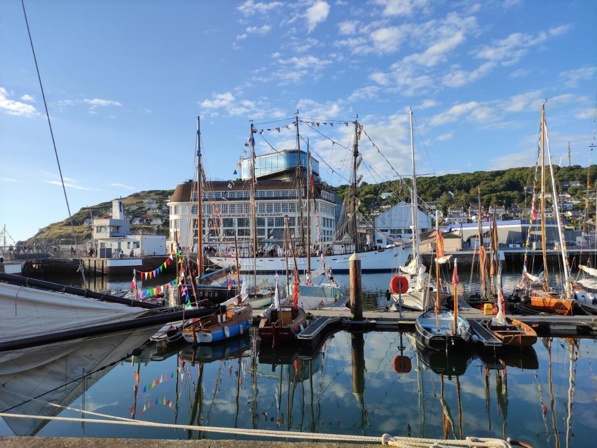 Le Reflet Des Voiles Face Au Port De Fecamp Apartment Exterior foto